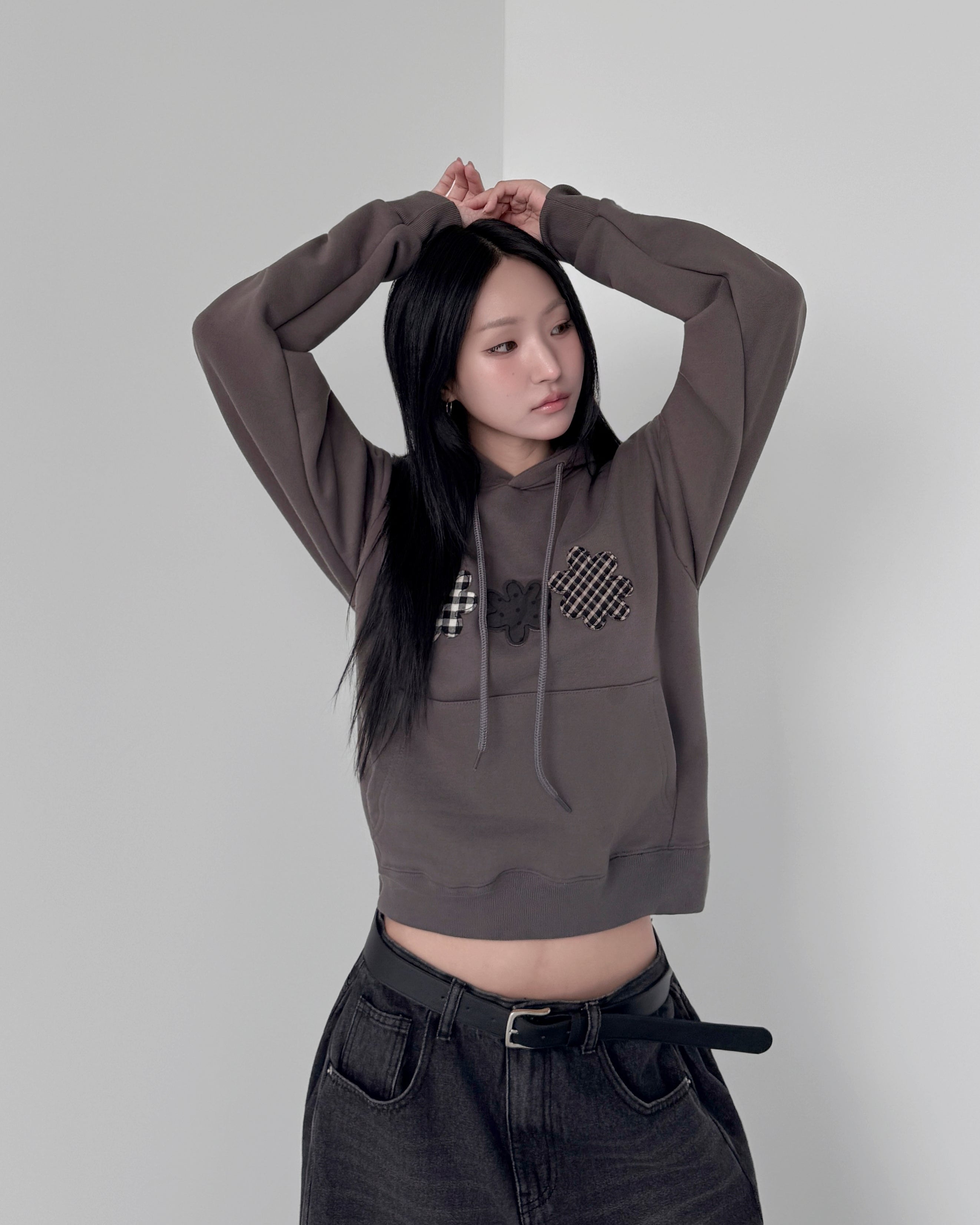 レディース スリーフラワー クロップフーディ