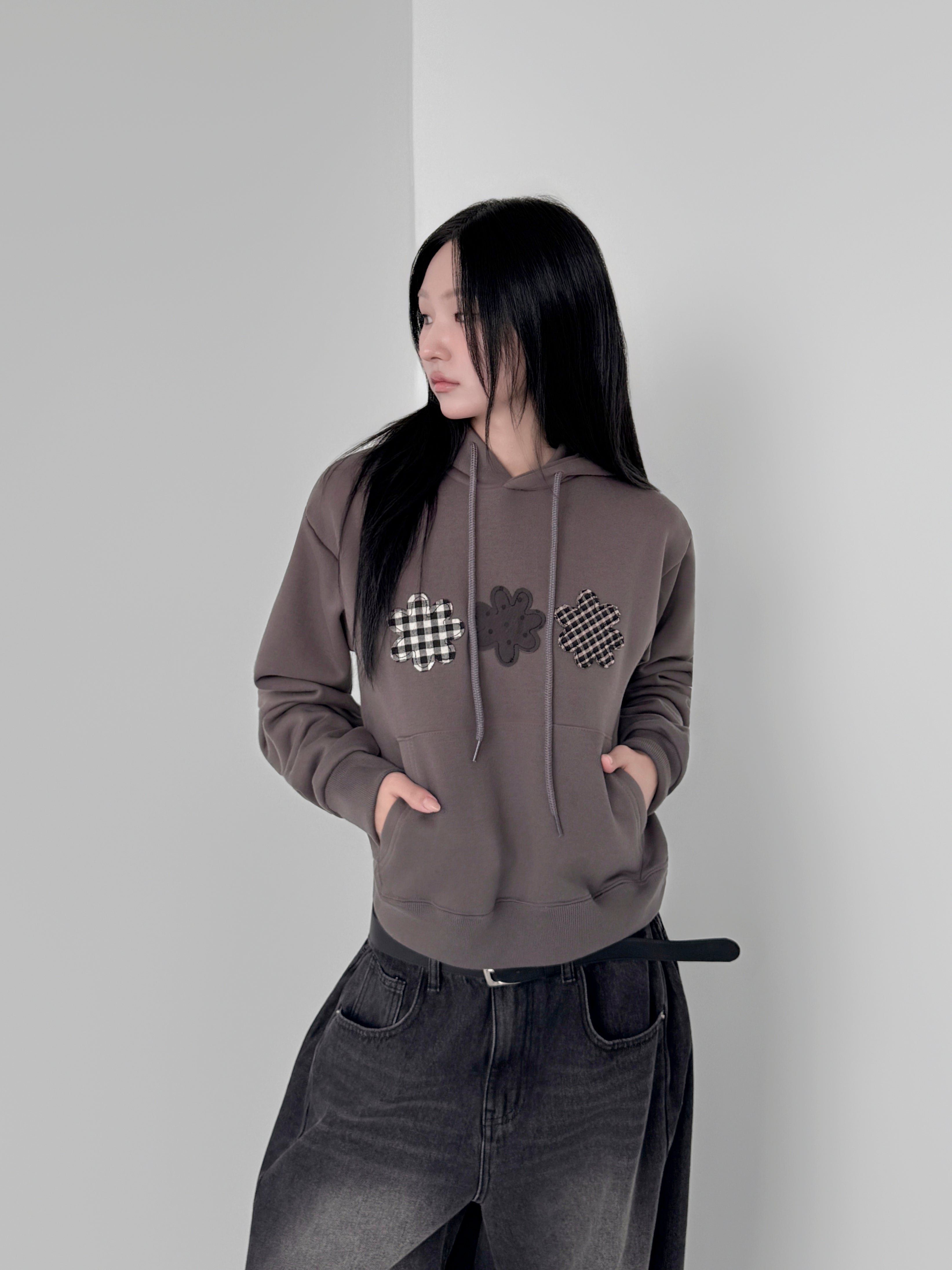 レディース スリーフラワー クロップフーディ