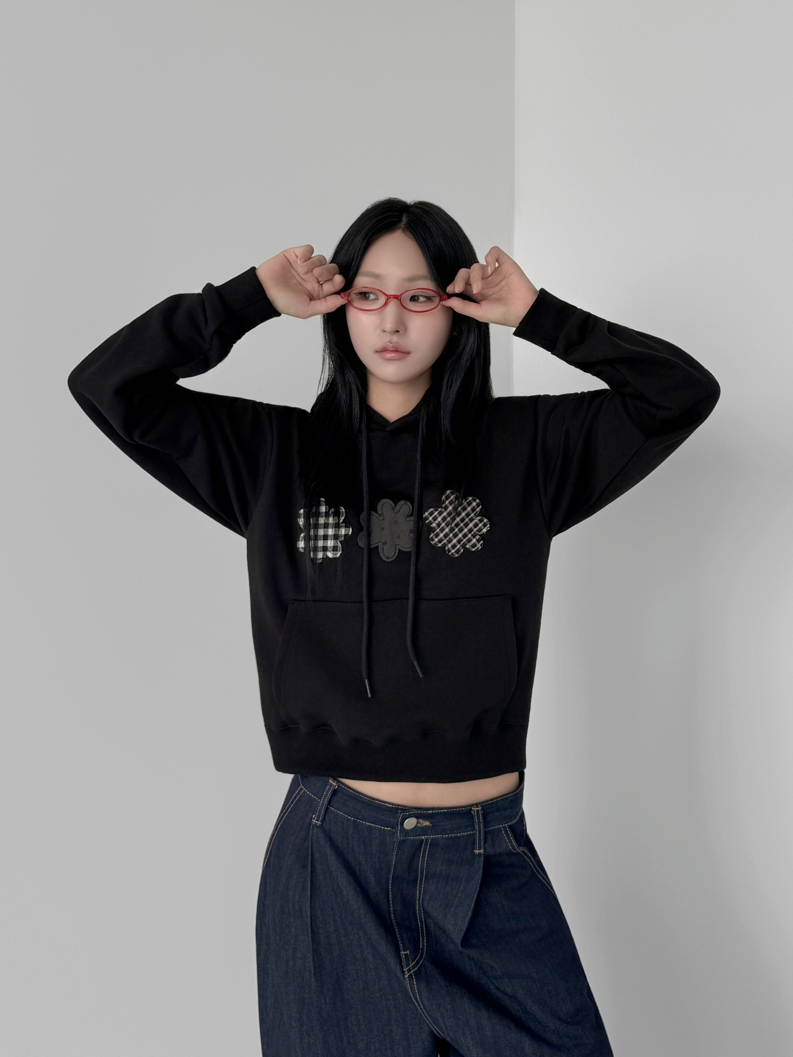 レディース スリーフラワー クロップフーディ