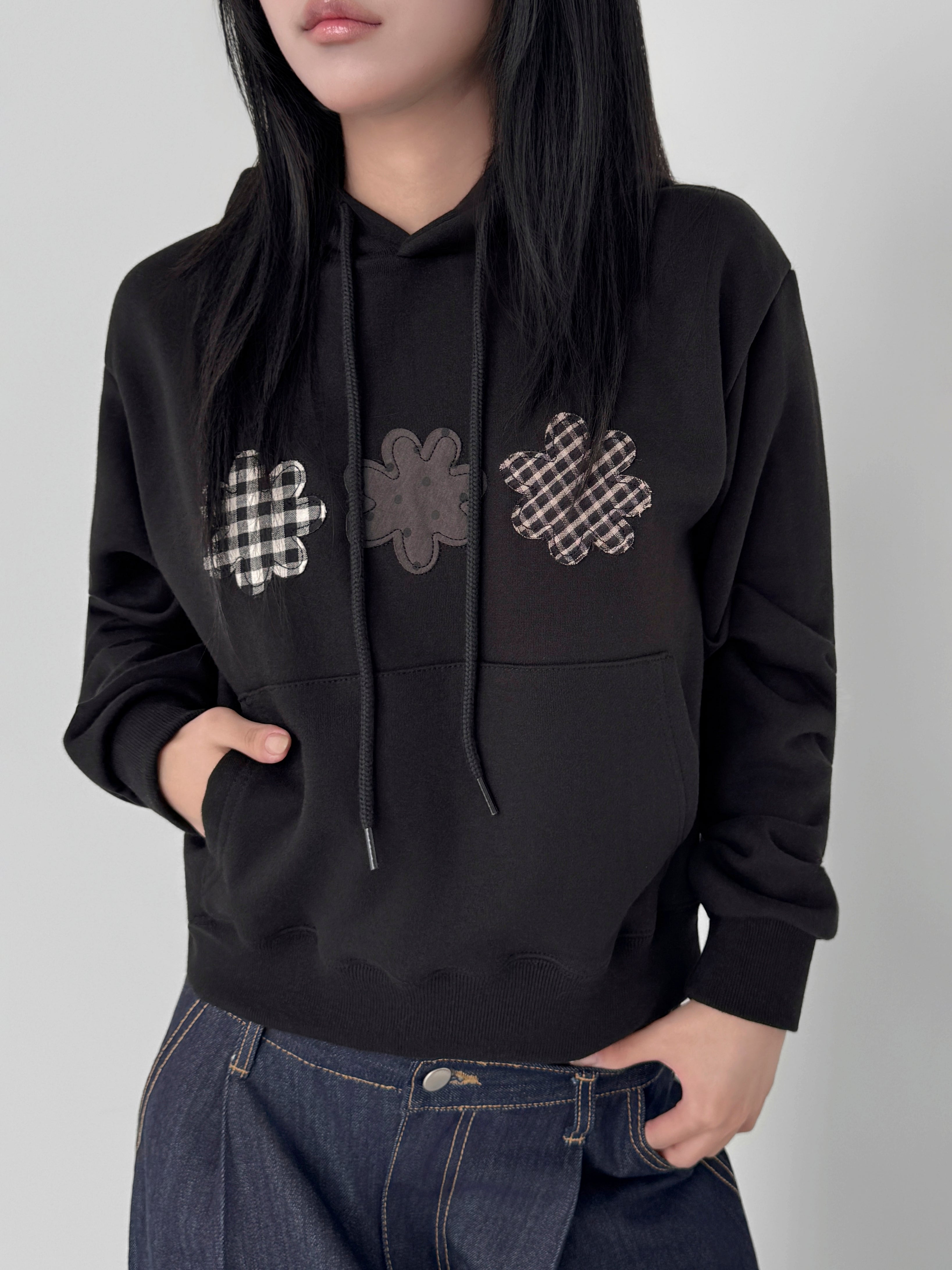 レディース スリーフラワー クロップフーディ