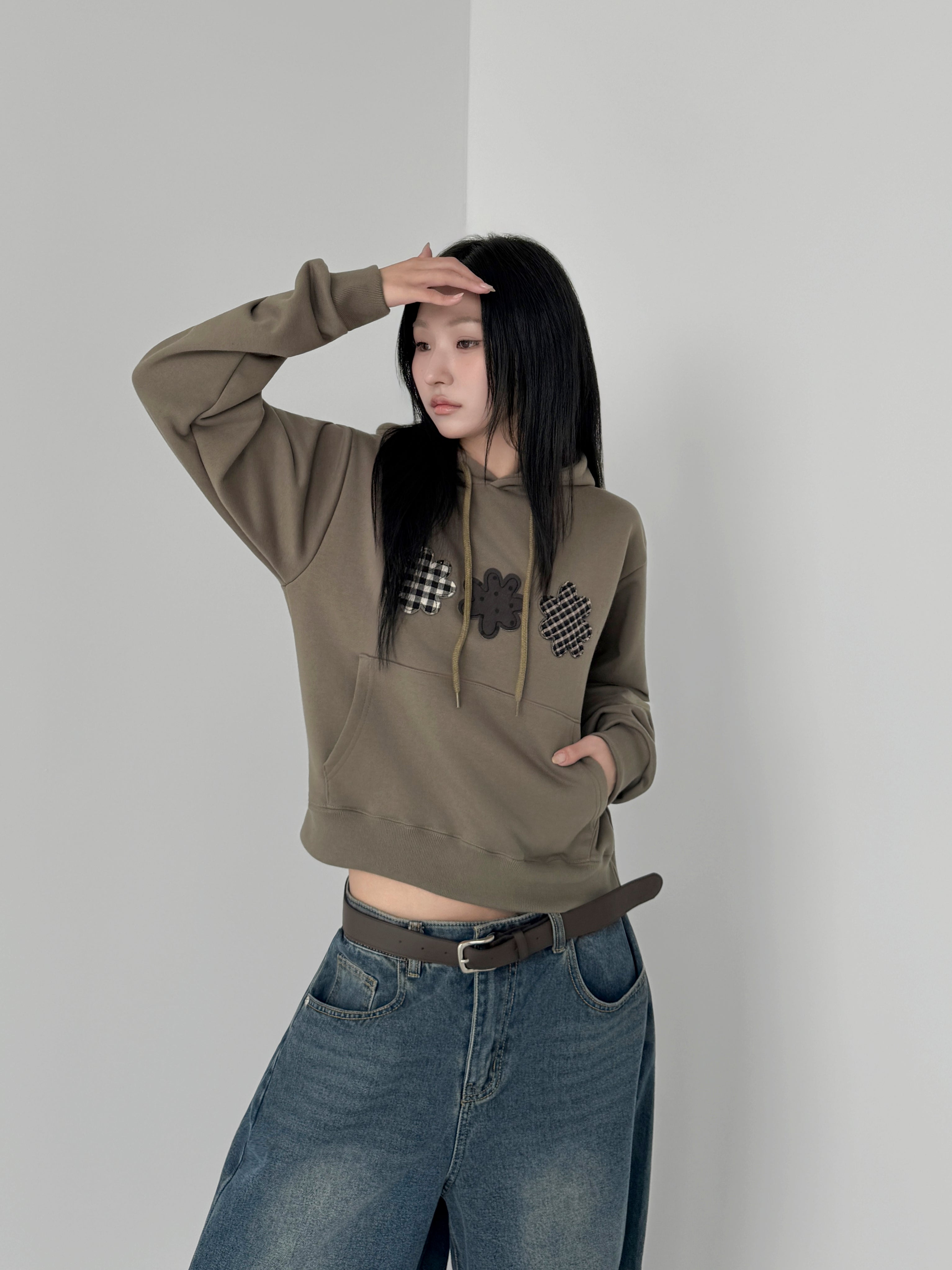 レディース スリーフラワー クロップフーディ