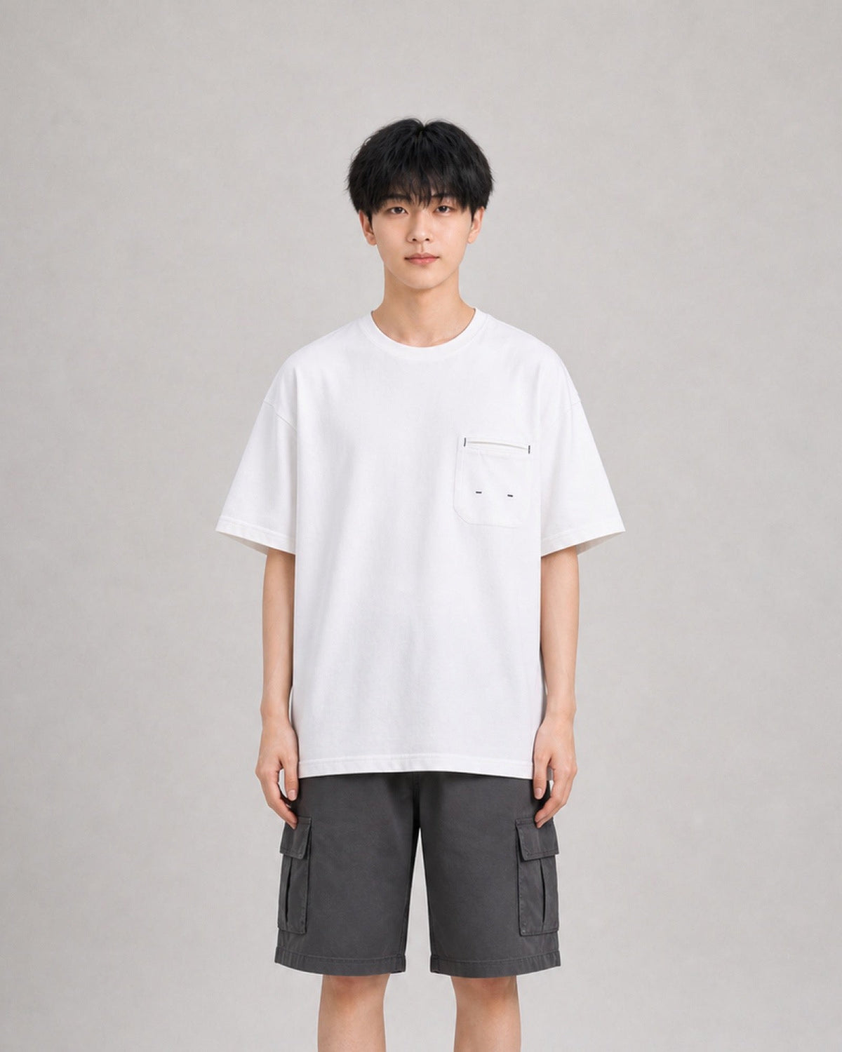 OURES ヘビーウェイト ポケット オーバーサイズTシャツ ユニセックス ホワイト モデル着用 正面
