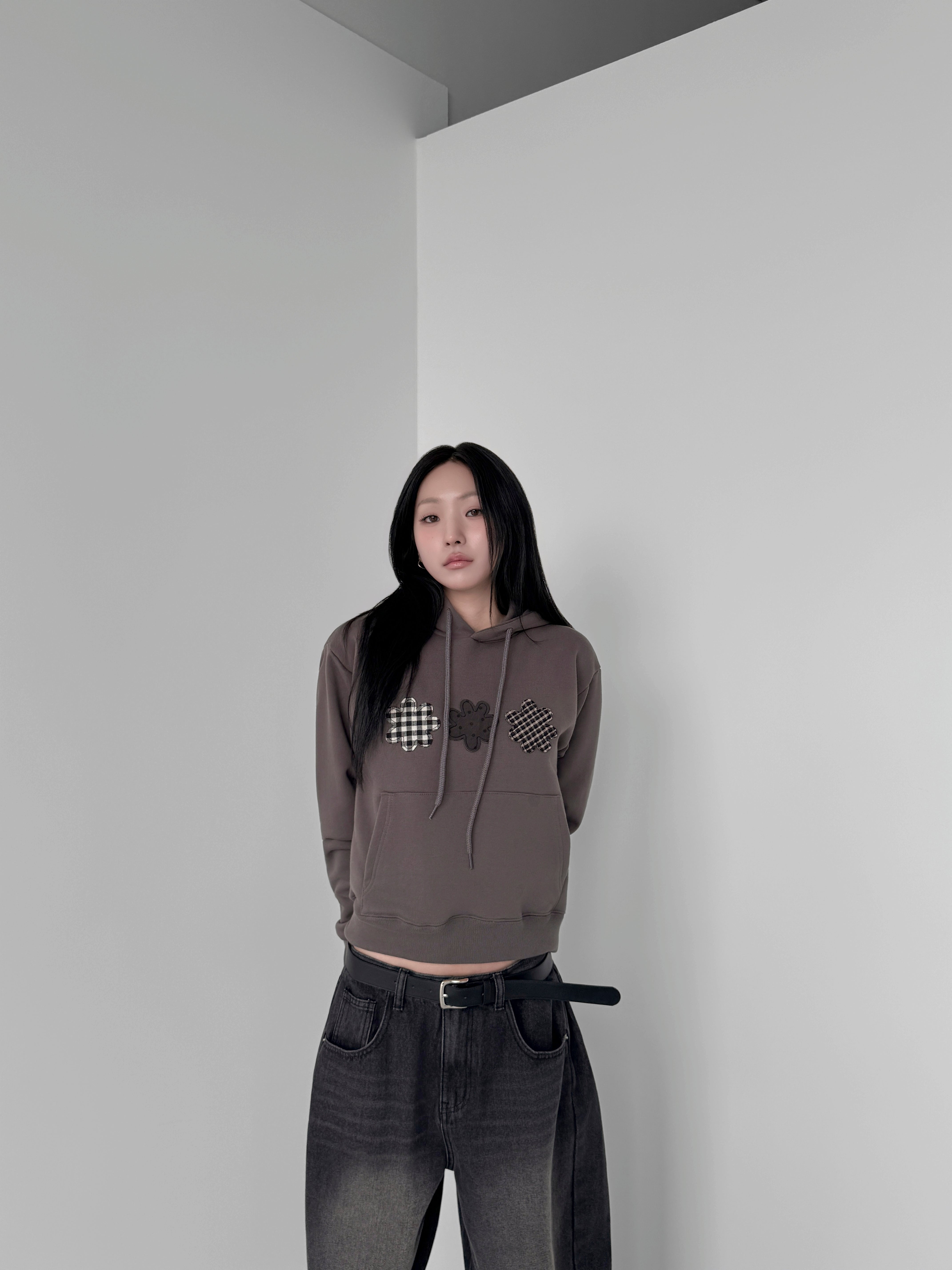 レディース スリーフラワー クロップフーディ