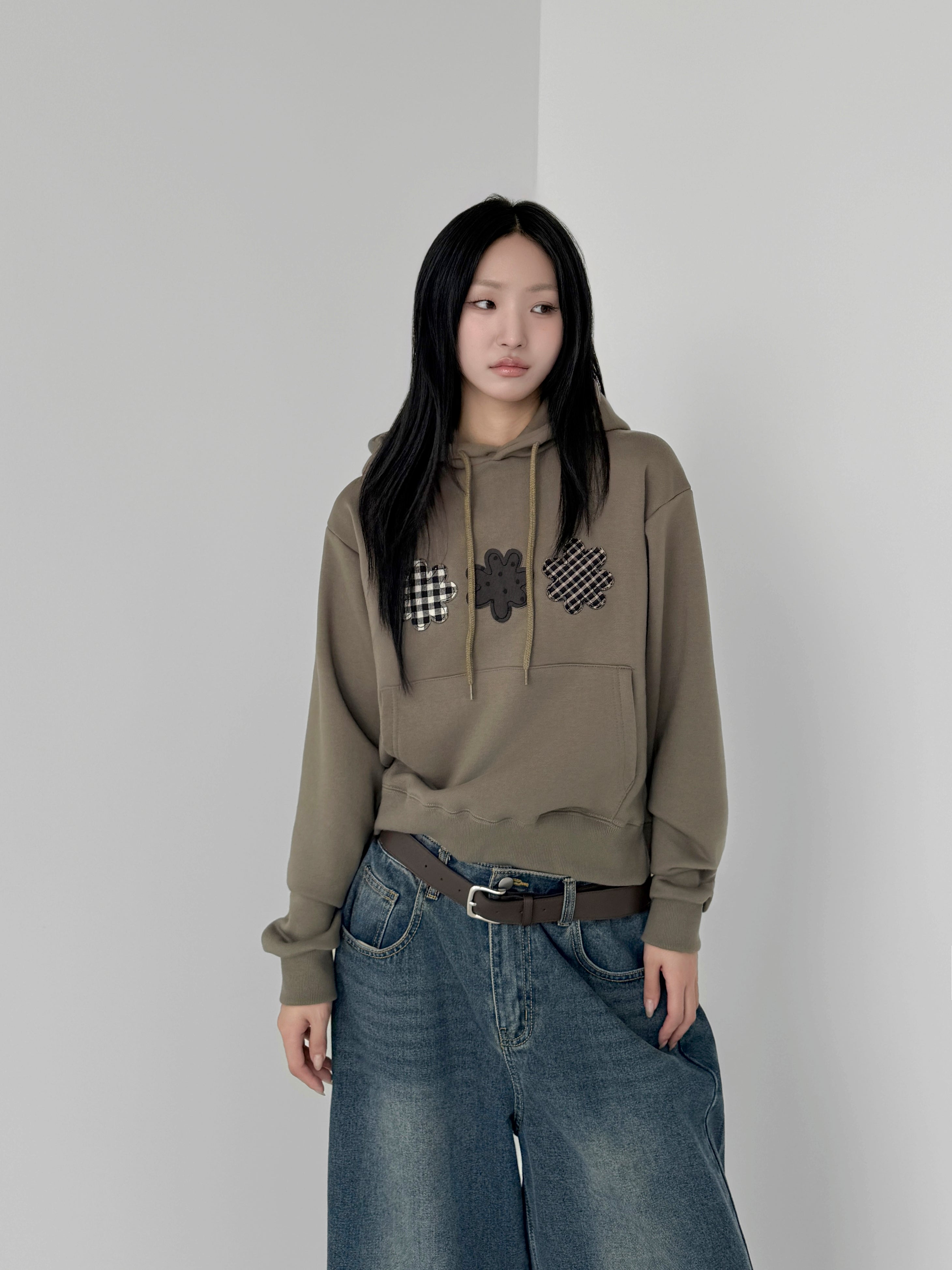 レディース スリーフラワー クロップフーディ