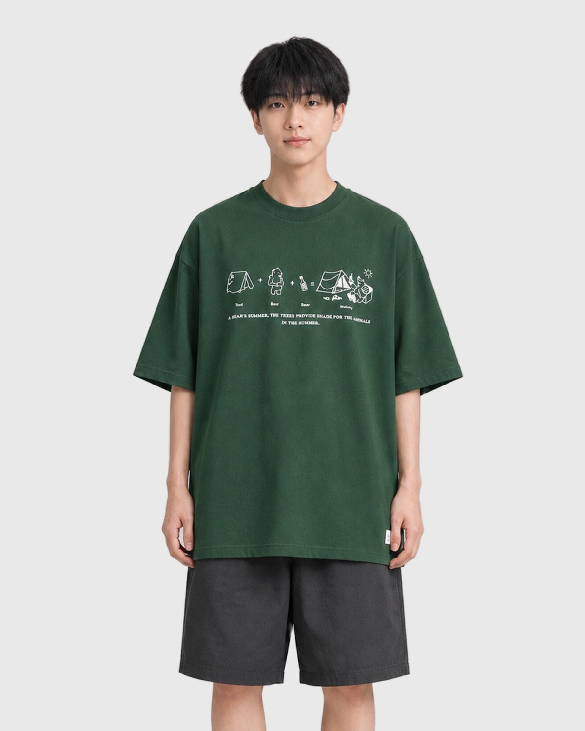 OURES レトロキャンプ グラフィック オーバーサイズTシャツ ユニセックス グリーン モデル着用 正面