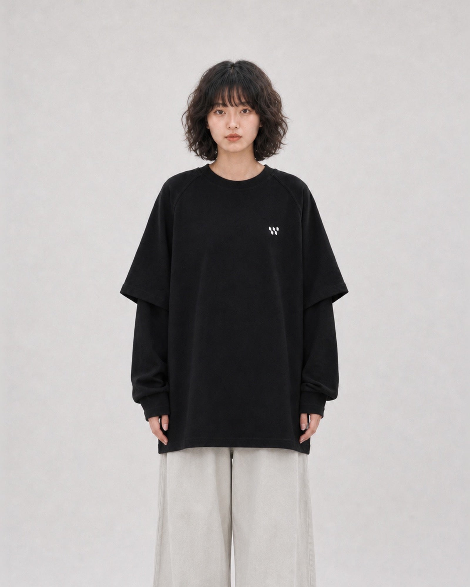 OU-RES モデル着用 | S1006 | ブラック | 正面 | トップ構図