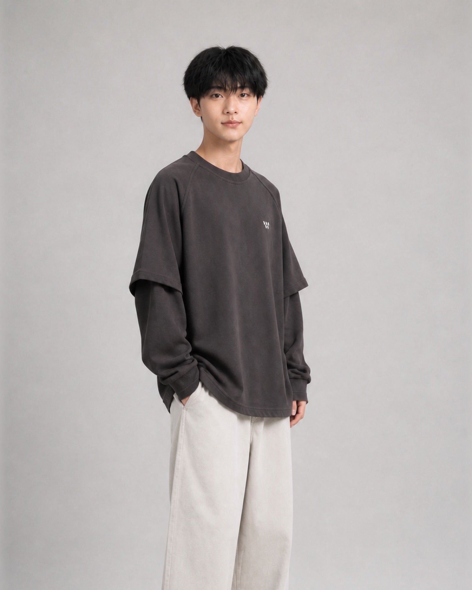 OU-RES モデル着用 | S1006 | ダークグレー | 右斜め | トップ構図