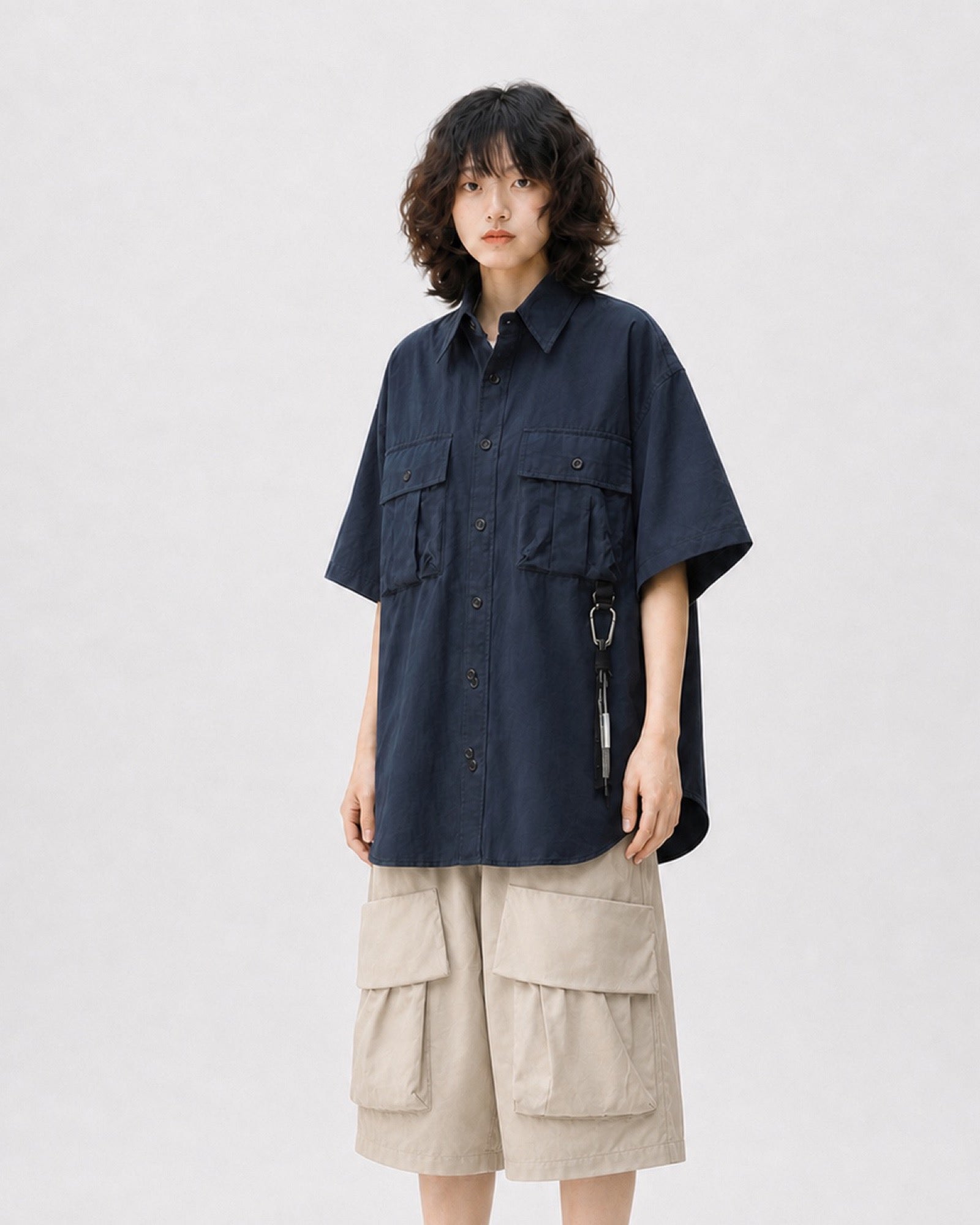 OU-RES モデル着用 | S1007 | ネイビー | 別角度 | トップ構図