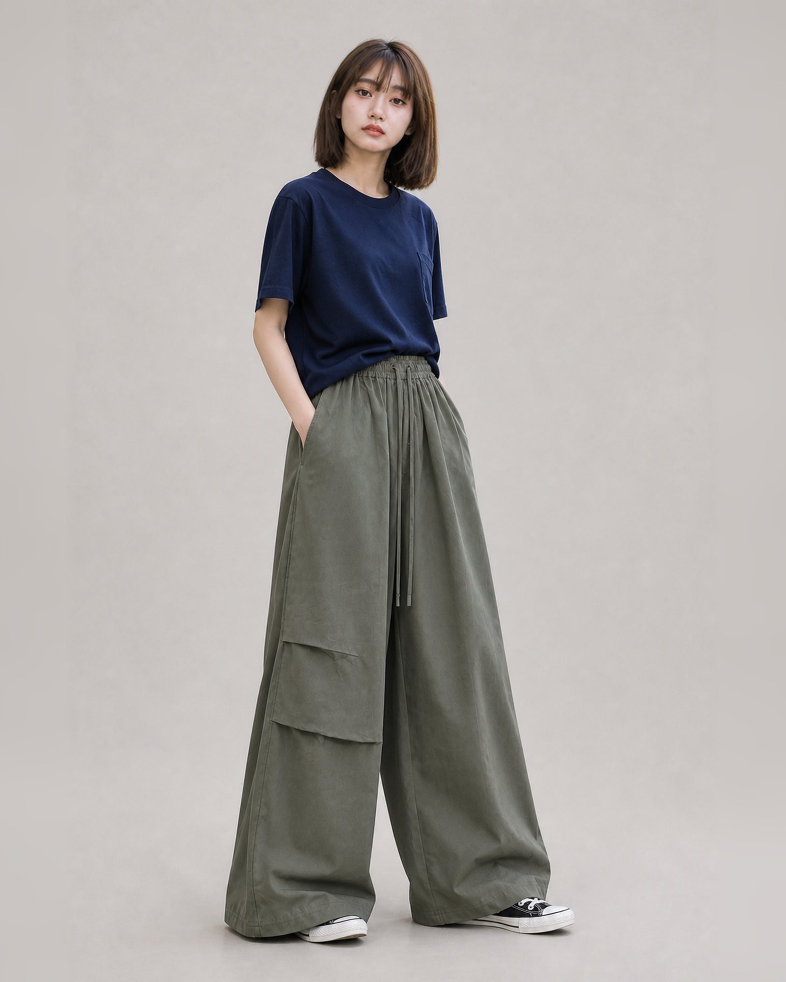 OU-RES モデル着用 | S1010 | カーキ | 右斜め | 全身構図