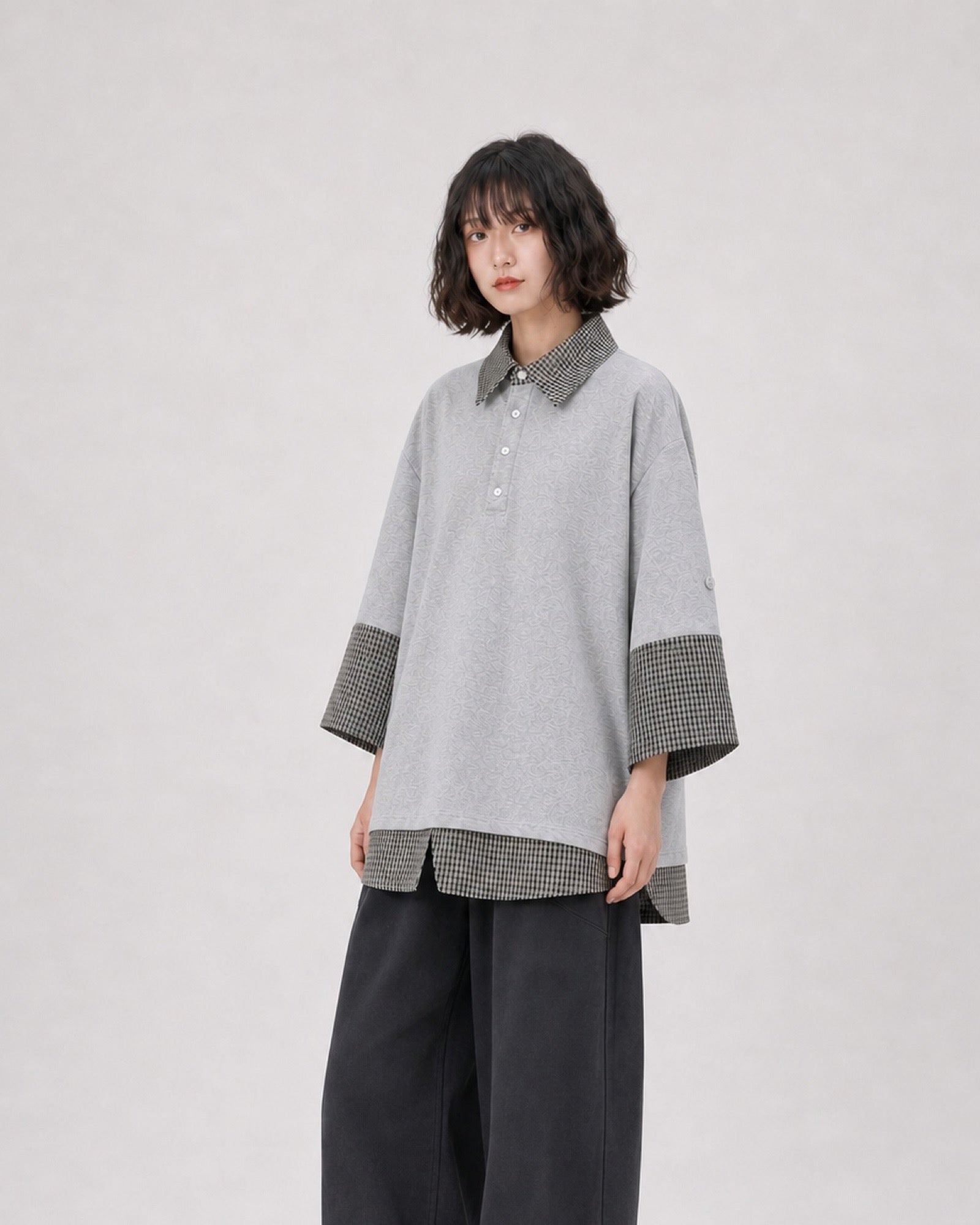 OU-RES モデル着用 | S1015 | グレー | 左斜め | トップ構図
