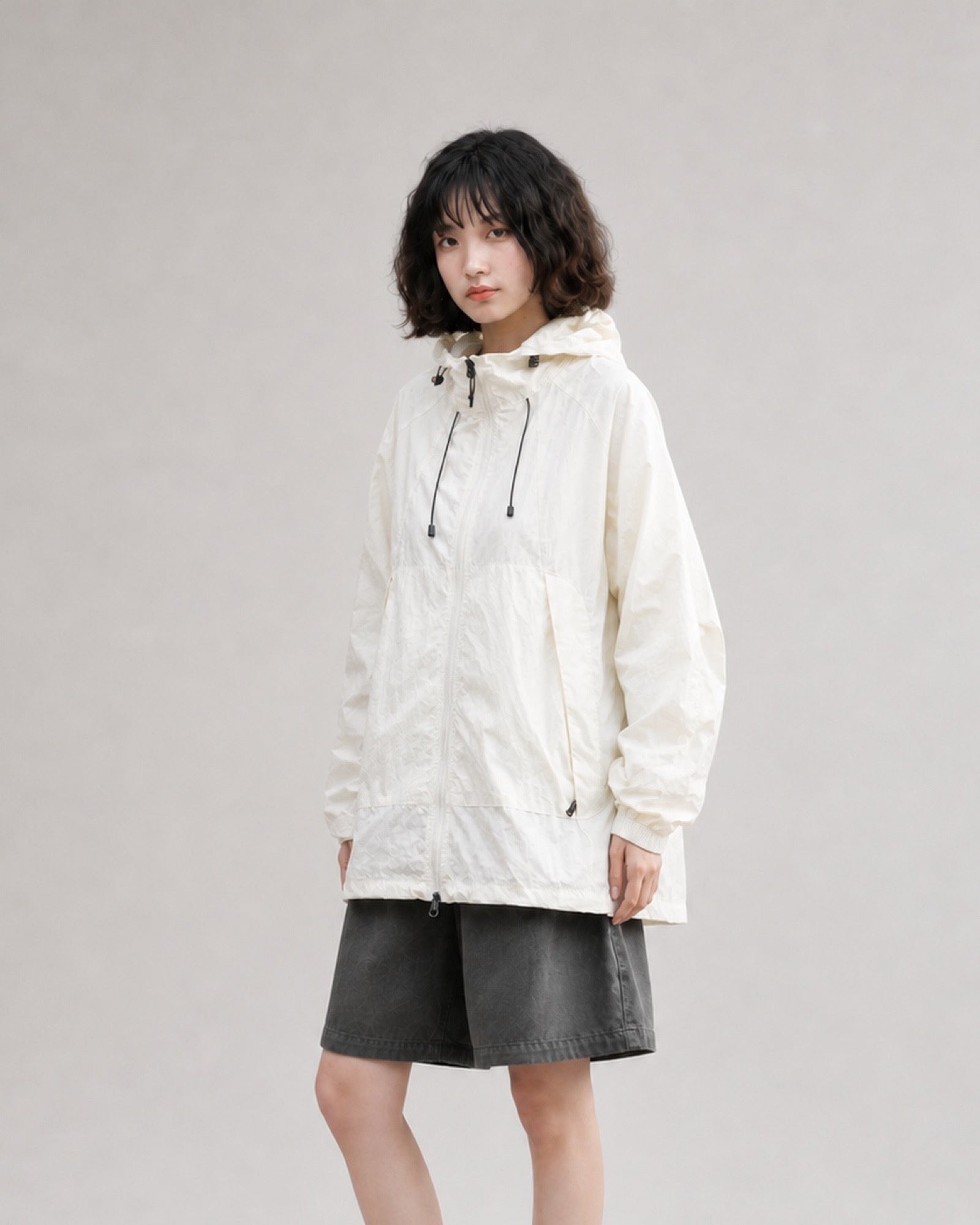 OU-RES モデル着用 | S1017 | オフホワイト | 左斜め | トップ構図