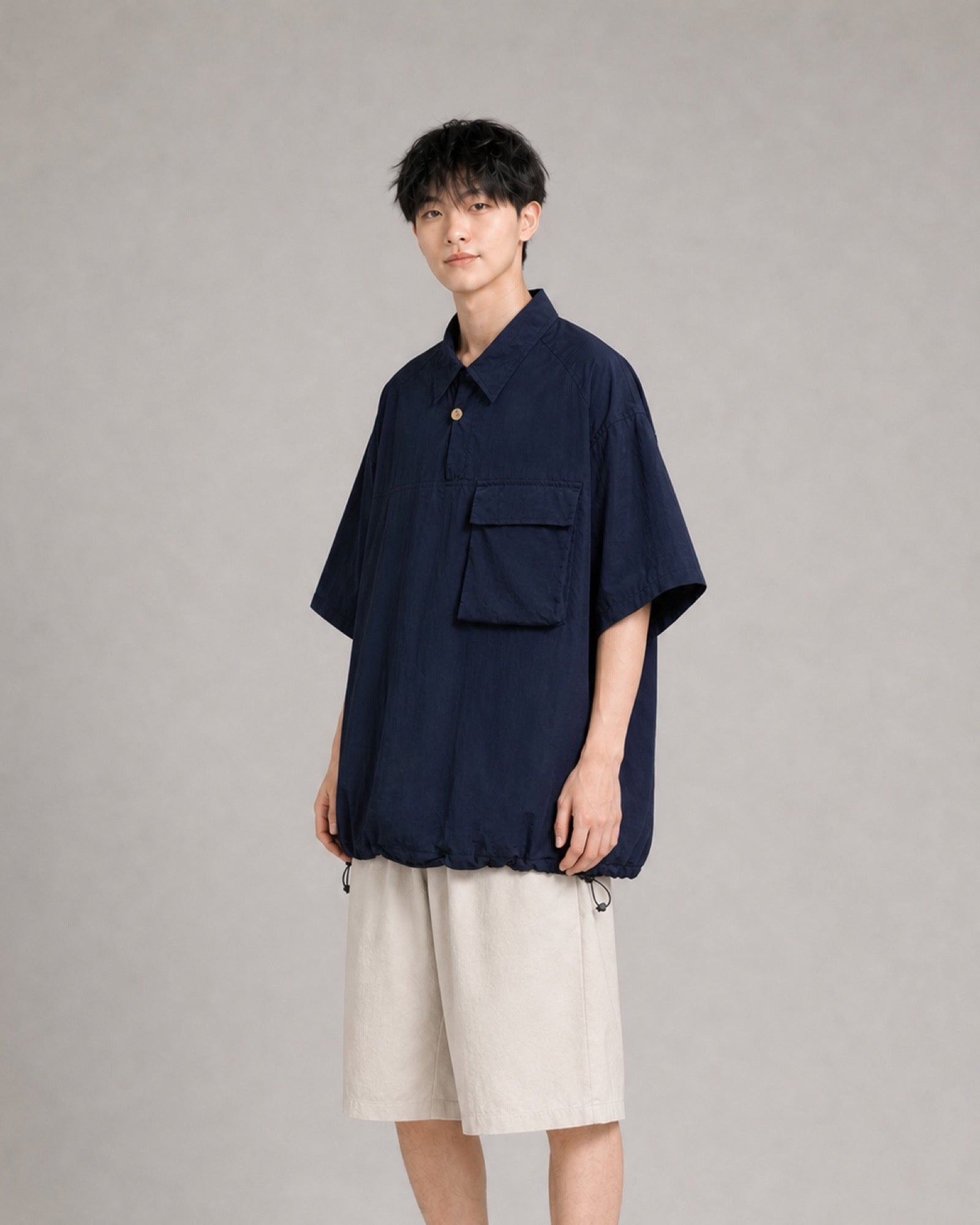 OU-RES モデル着用 | S1023 | ネイビー | 右斜め | トップ構図