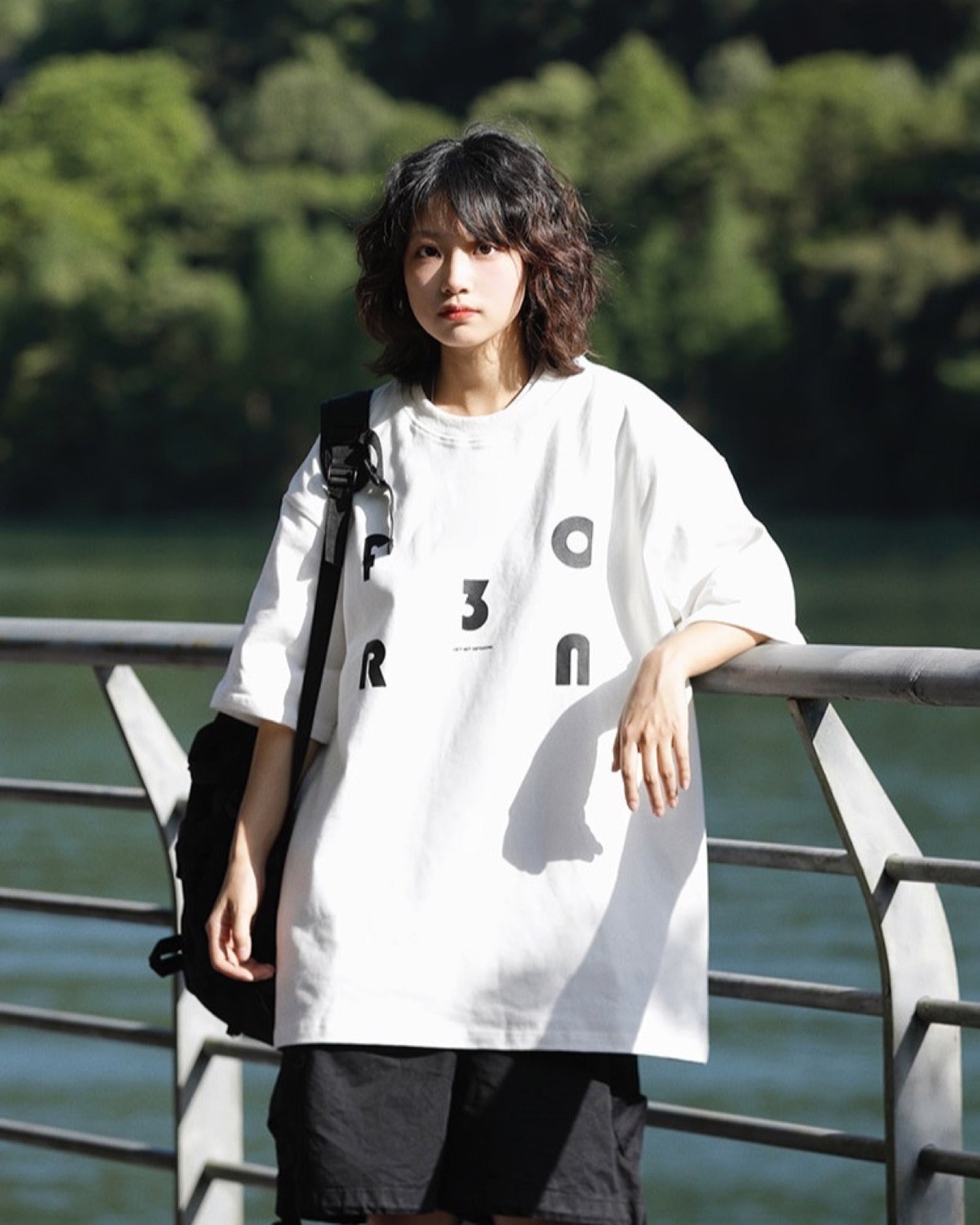 レトログラフィック オーバーサイズTシャツ ユニセックス 02