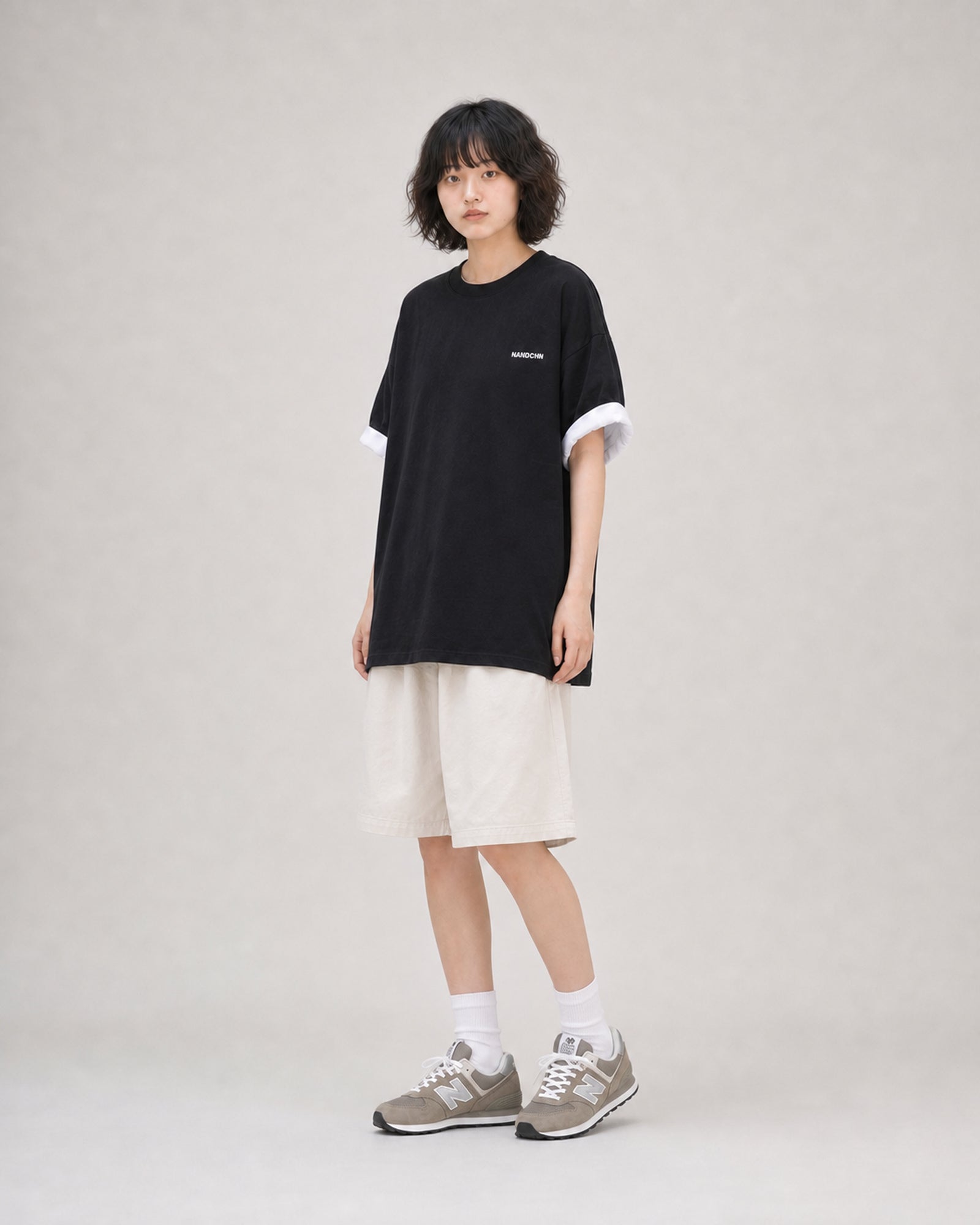 OU-RES モデル着用 | S1025 | ブラック | 斜め