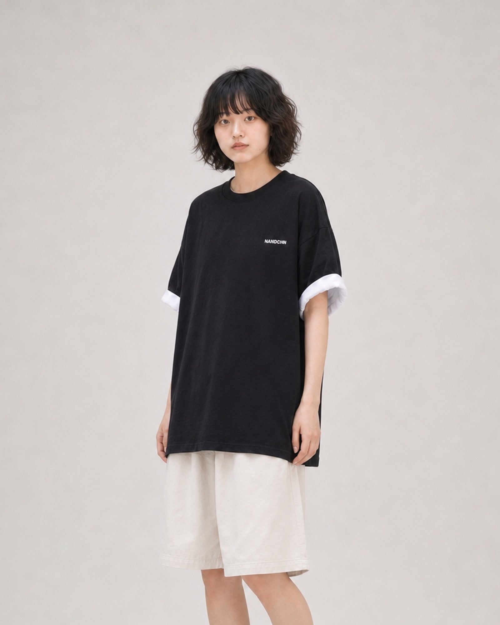 OU-RES モデル着用 | S1025 | ブラック | 左斜め | トップ構図