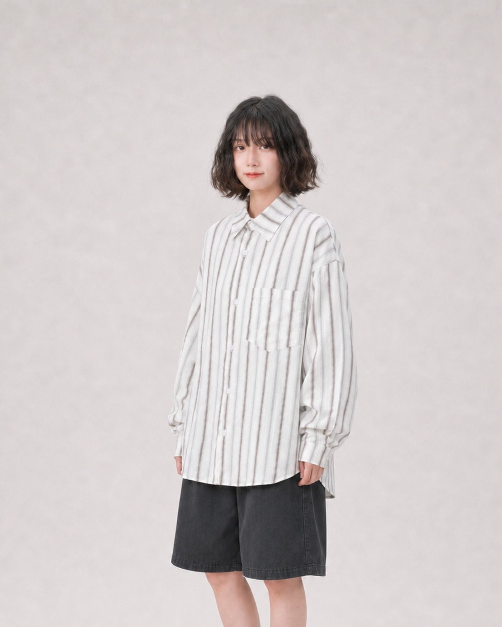 OU-RES モデル着用 | S1026 | ホワイト | 左斜め | トップ構図